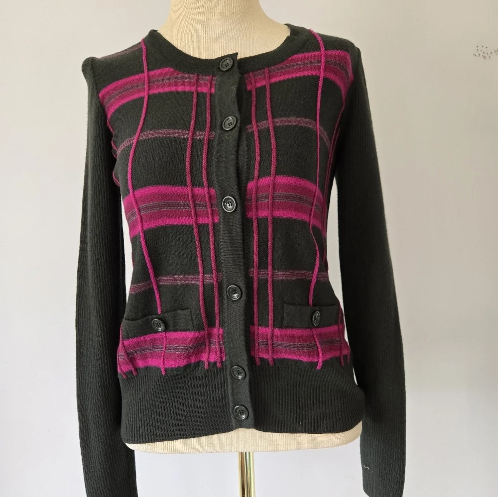 LUISA SPAGNOLI pink/ brownish black plaid 100% virgin wool sweater. Size small - Picture 2 of 10